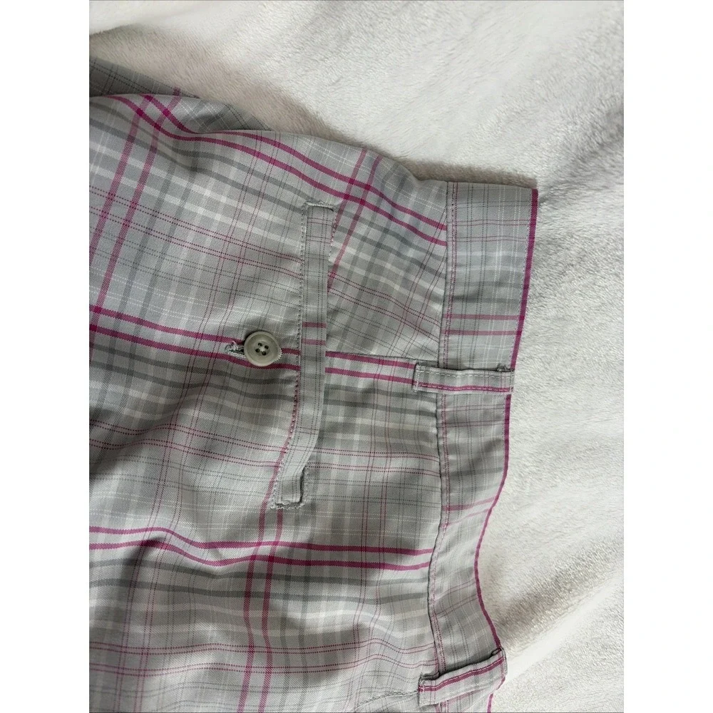 PGA Tour Men's Golf Shorts Size 42 Gray/Pink‎ Plaid Flat Front Polyester